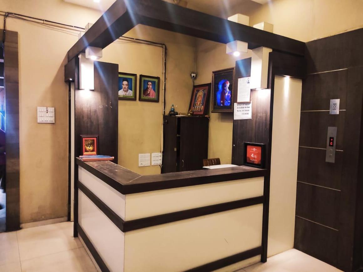 Hotel Sham Suman, Kolhapur- Opposite To Mahalaxmi Temple Exterior foto