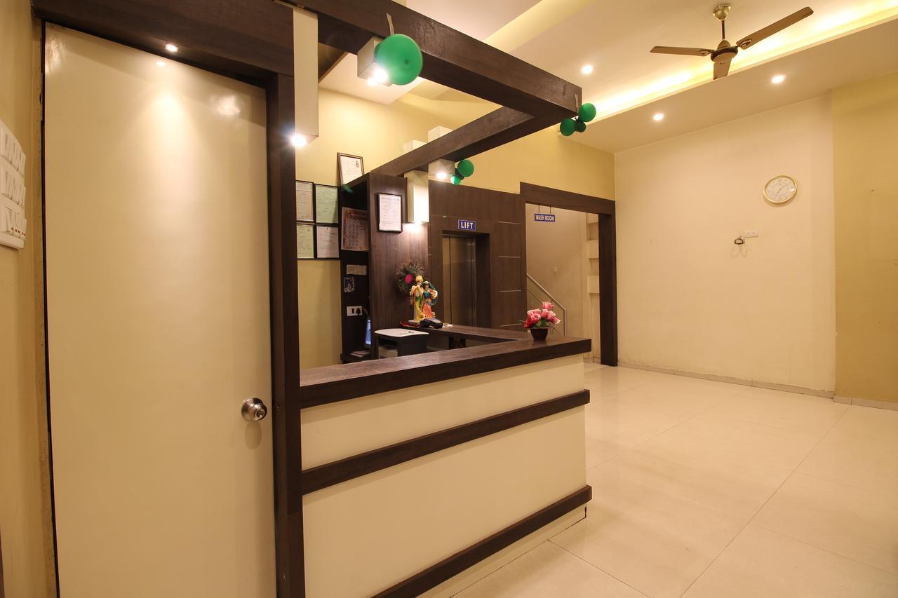 Hotel Sham Suman, Kolhapur- Opposite To Mahalaxmi Temple Exterior foto