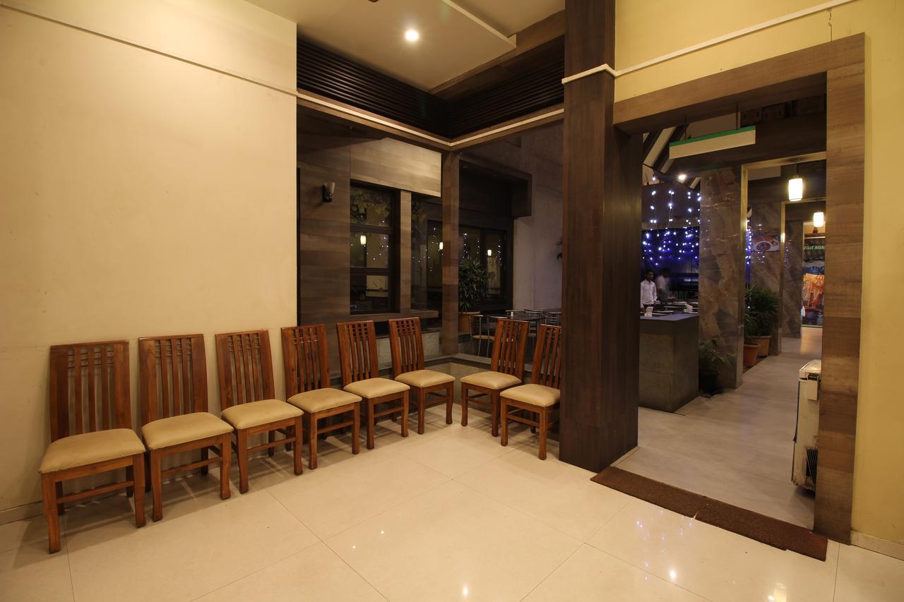 Hotel Sham Suman, Kolhapur- Opposite To Mahalaxmi Temple Exterior foto