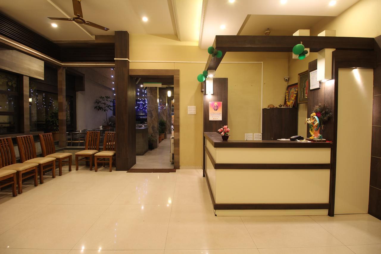 Hotel Sham Suman, Kolhapur- Opposite To Mahalaxmi Temple Exterior foto